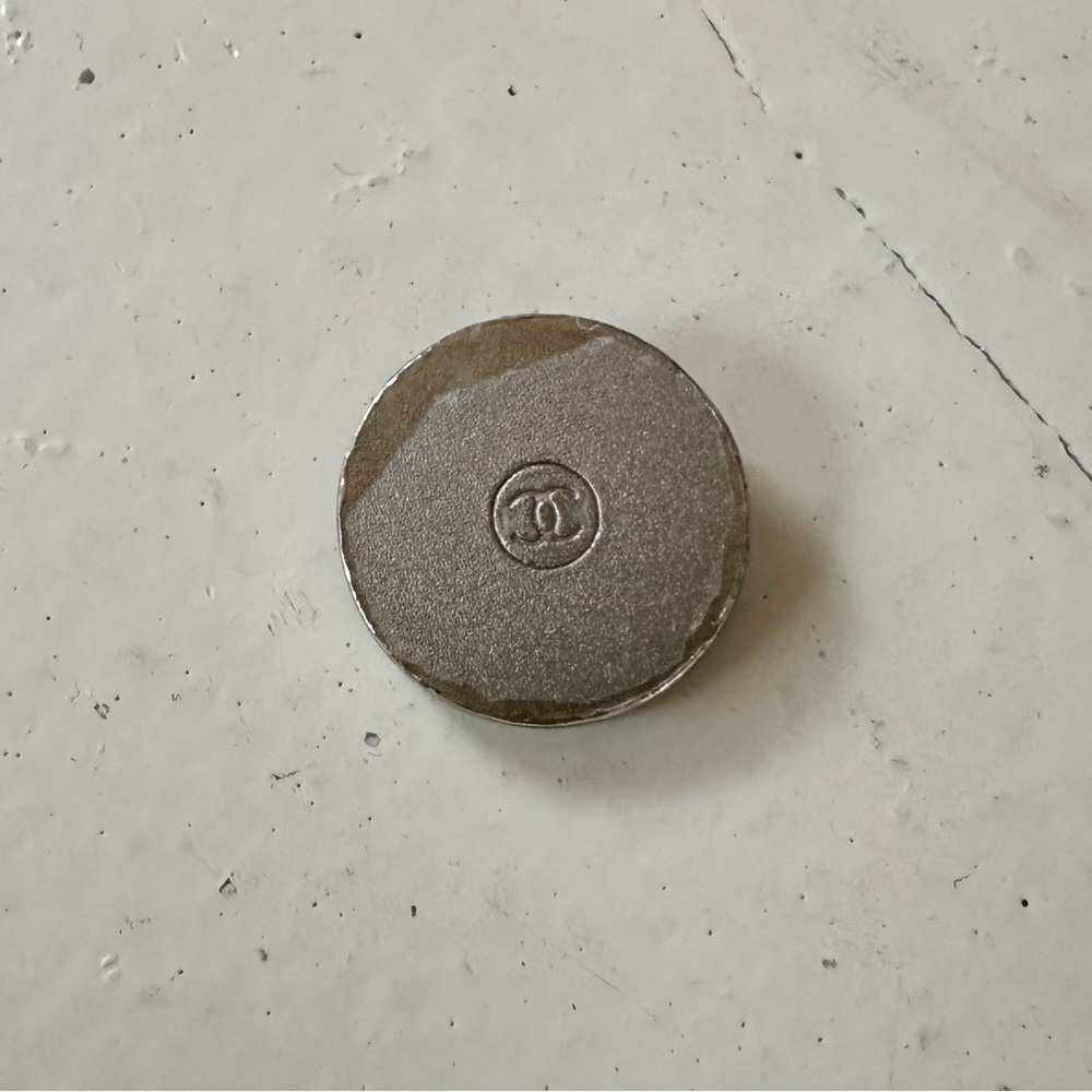 Chanel button